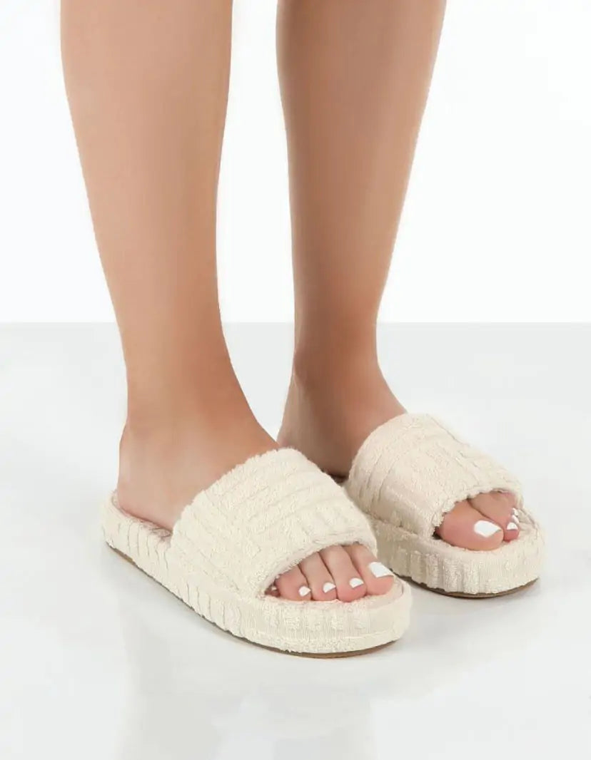 WOMEN'S FURRY CASUAL SLIPPERS